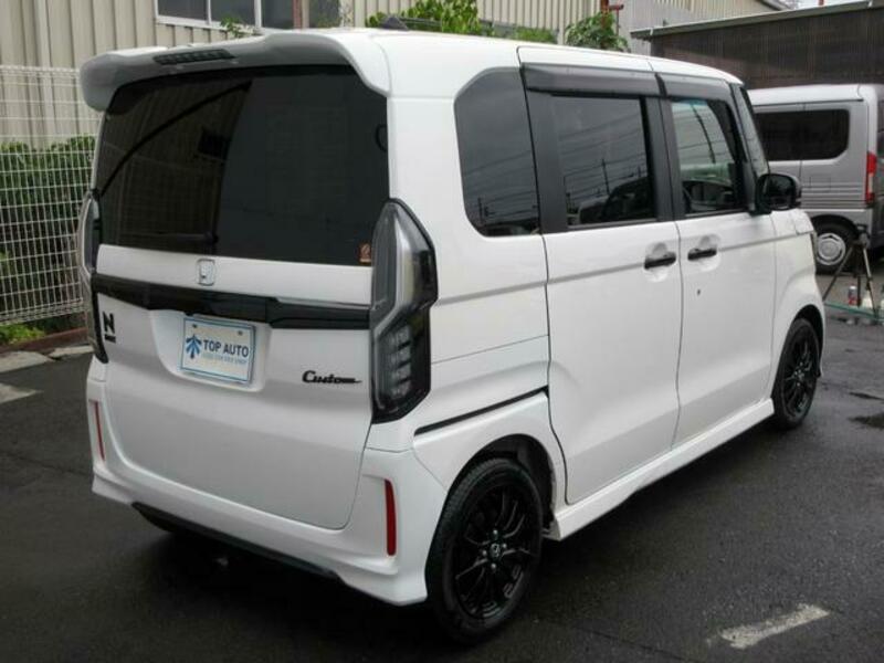 N BOX CUSTOM