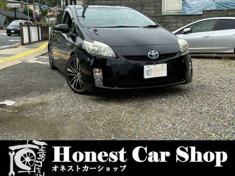TOYOTA PRIUS
