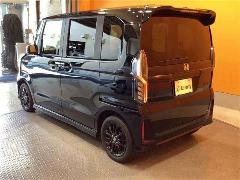 N BOX CUSTOM