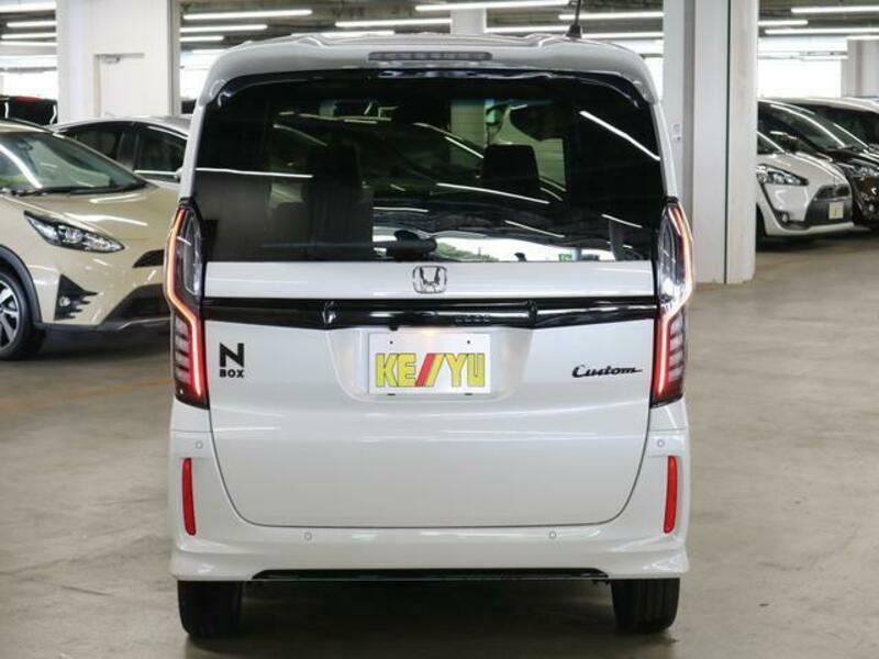 N BOX CUSTOM