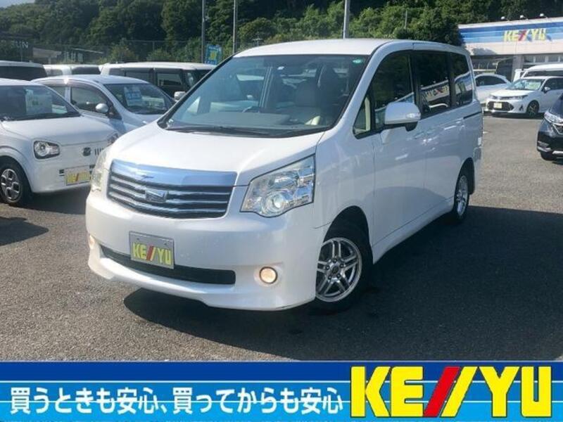 TOYOTA NOAH