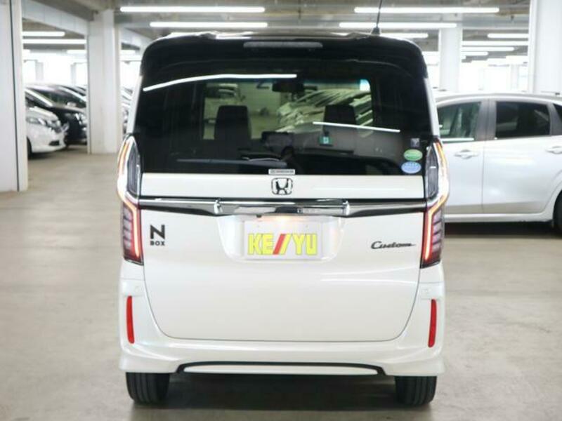 N BOX CUSTOM