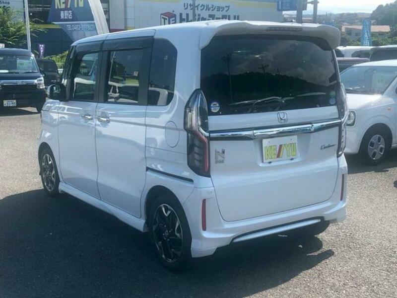 N BOX CUSTOM