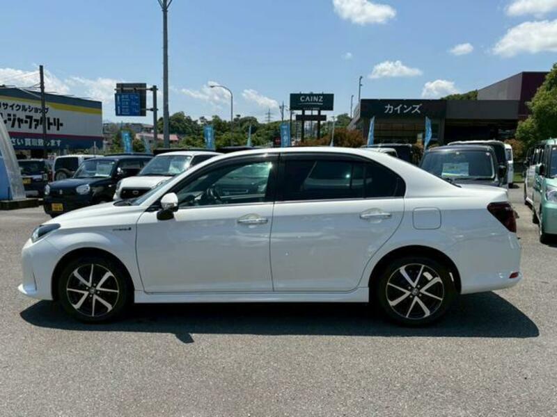 COROLLA AXIO