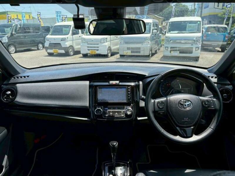 COROLLA AXIO