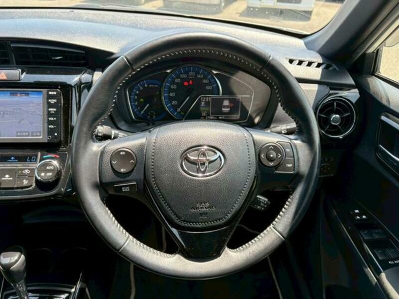 COROLLA AXIO