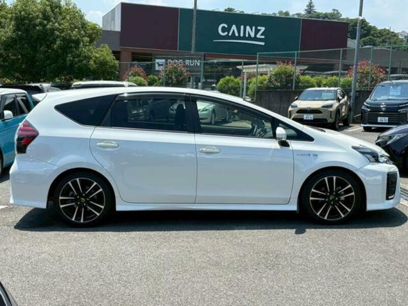 PRIUS ALPHA