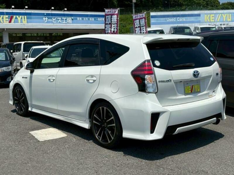 PRIUS ALPHA