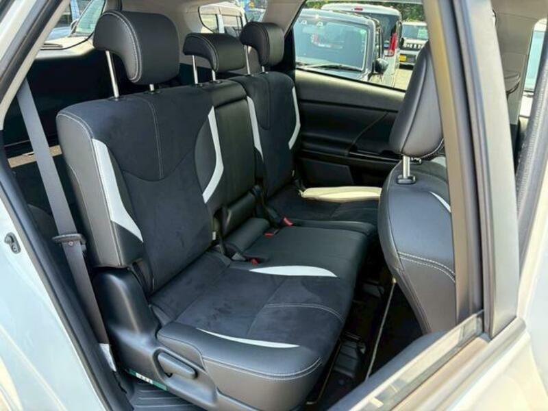 PRIUS ALPHA