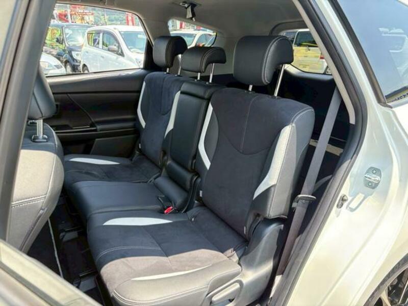 PRIUS ALPHA