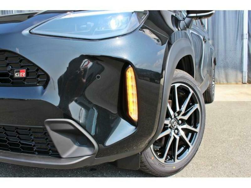 YARIS CROSS