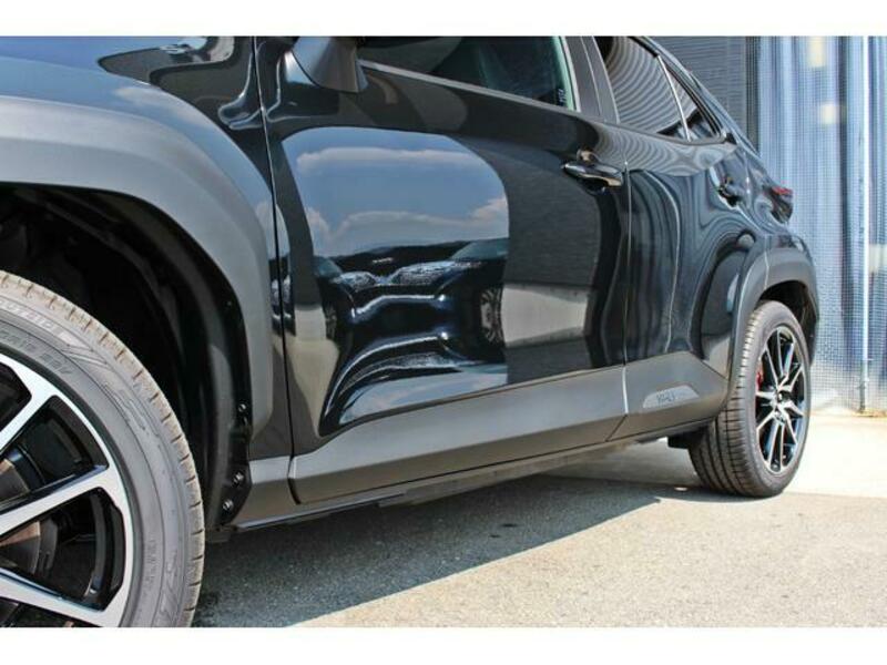 YARIS CROSS