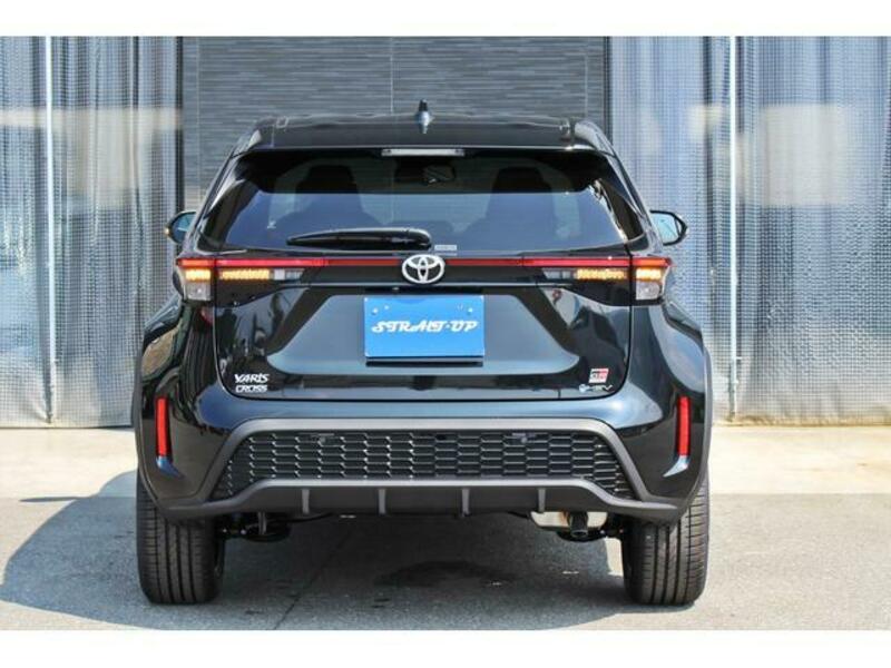 YARIS CROSS
