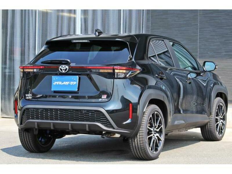 YARIS CROSS