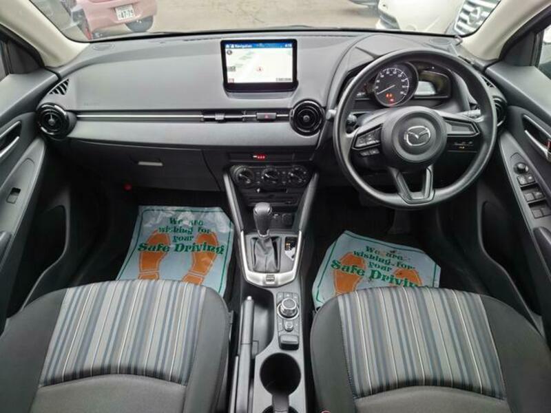 MAZDA2