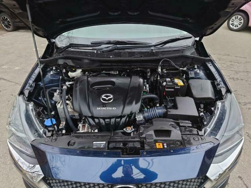 MAZDA2