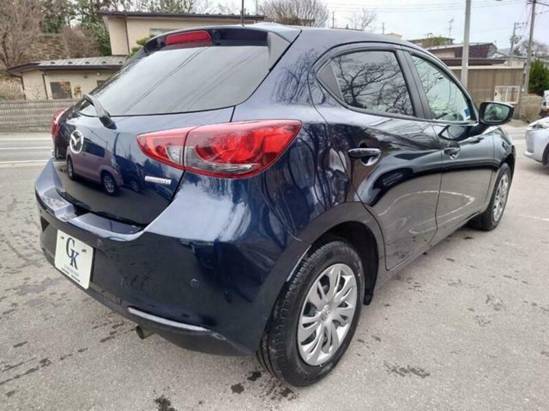 MAZDA2