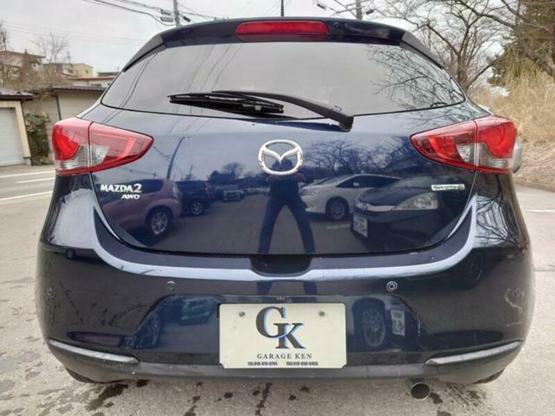 MAZDA2