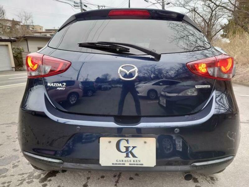 MAZDA2
