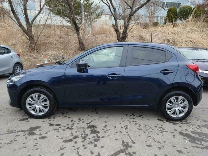 MAZDA2