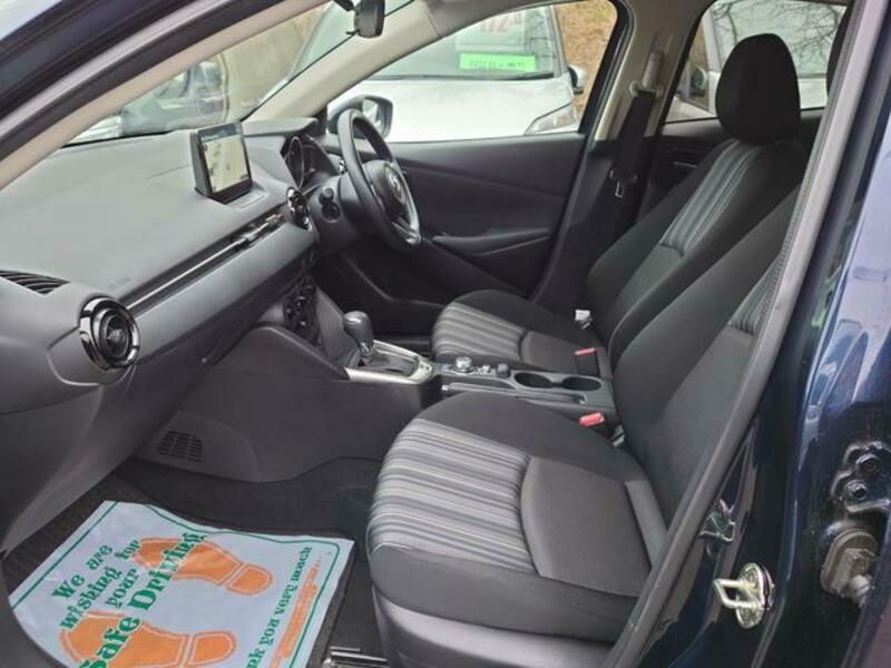 MAZDA2
