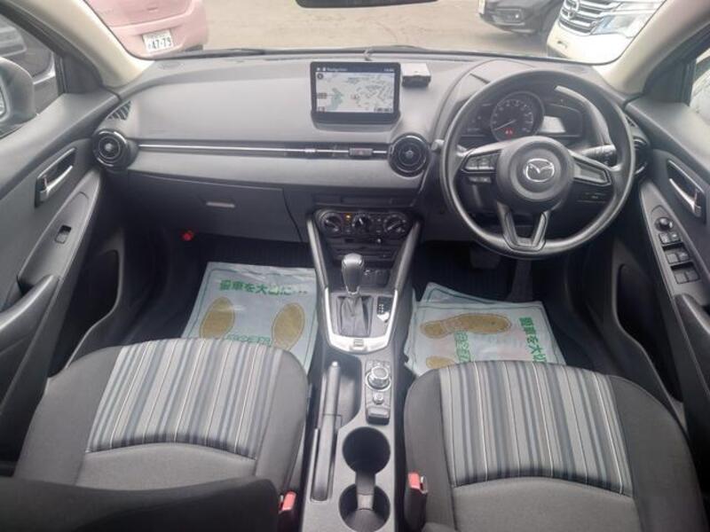 MAZDA2