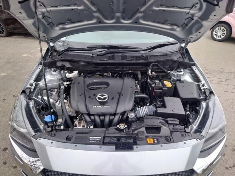 MAZDA2