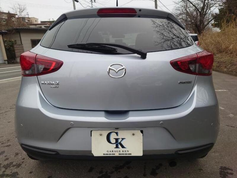 MAZDA2