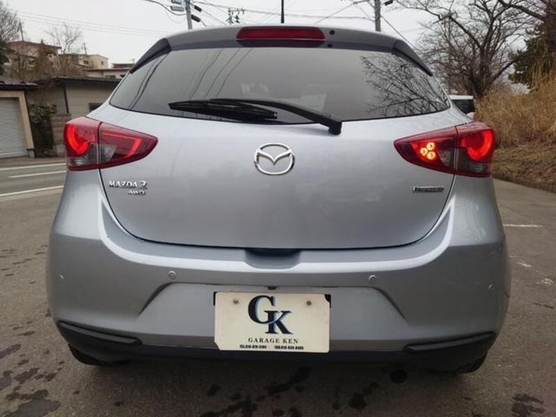 MAZDA2