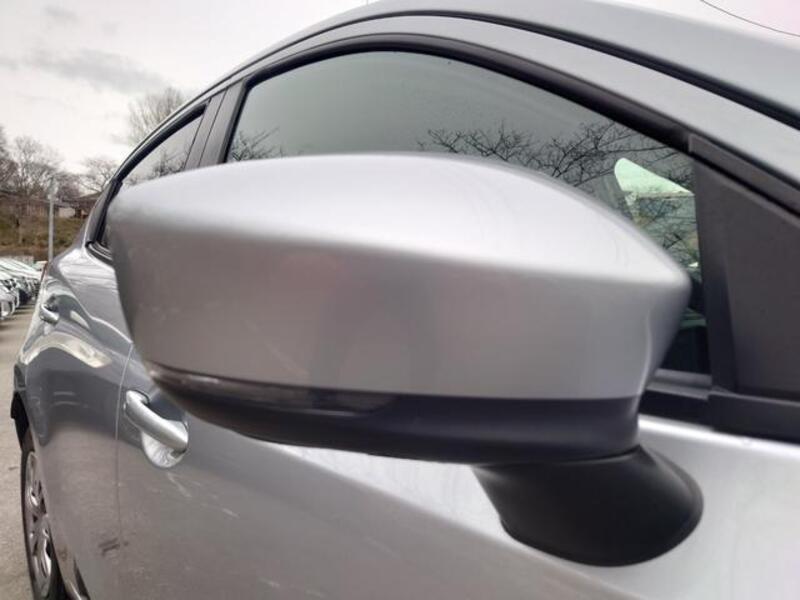 MAZDA2