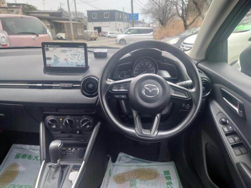 MAZDA2