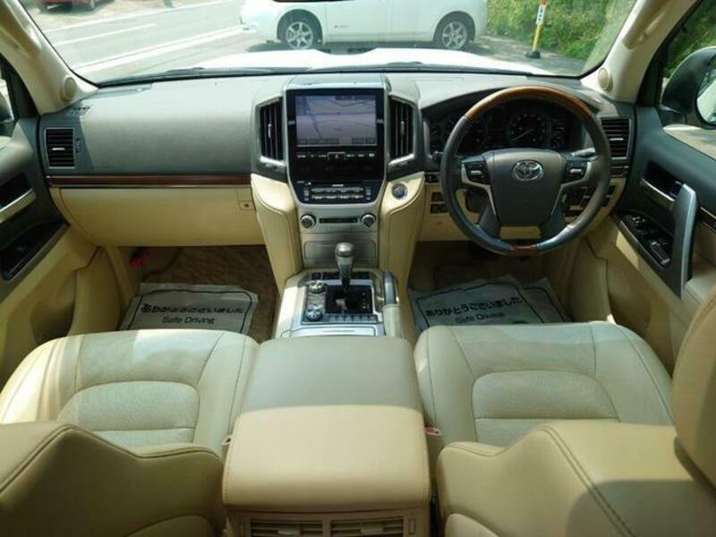 LAND CRUISER