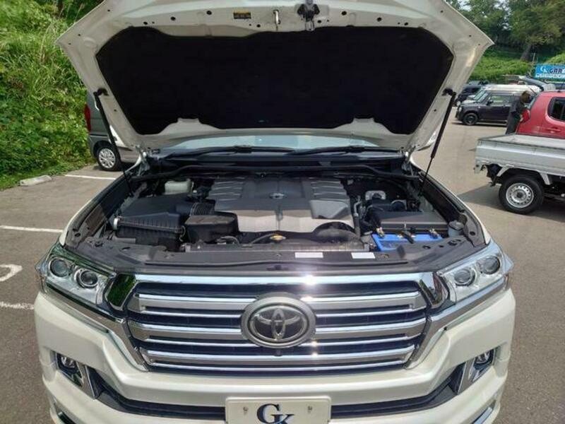 LAND CRUISER