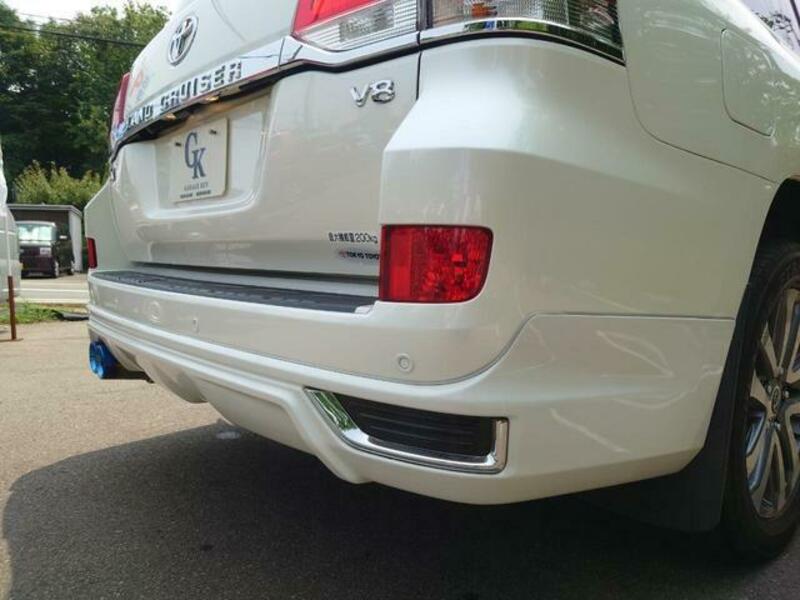 LAND CRUISER