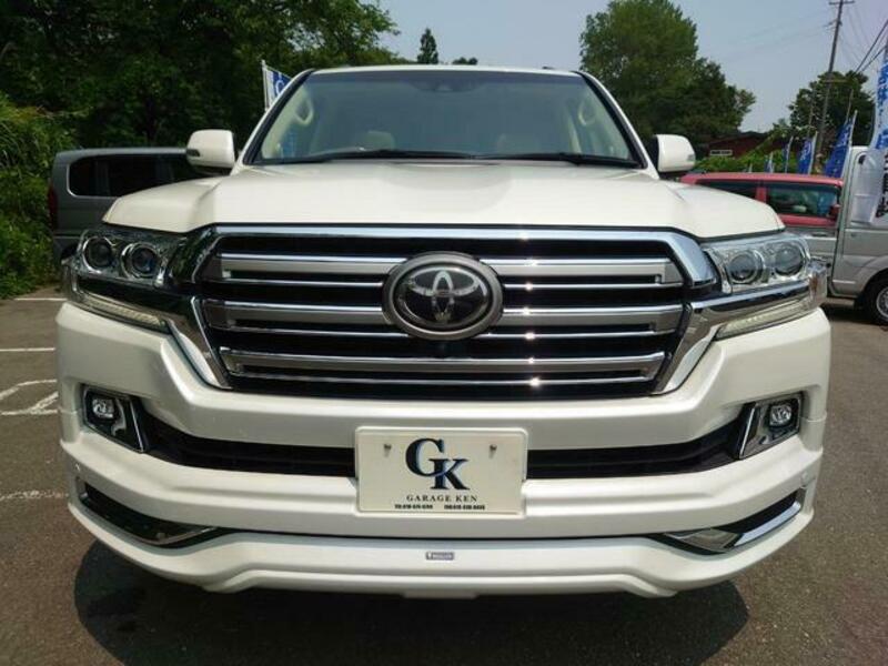 LAND CRUISER