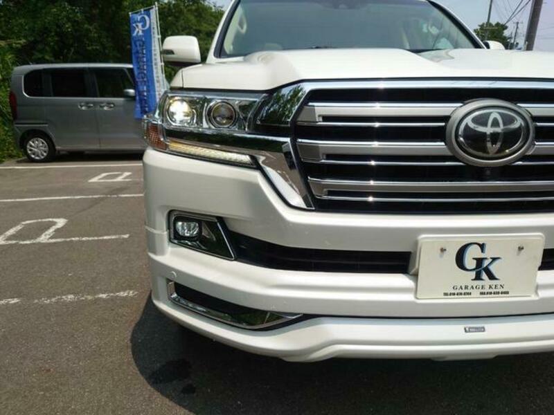 LAND CRUISER