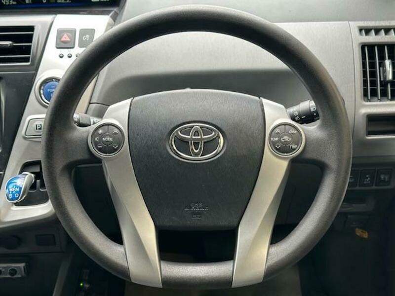 PRIUS ALPHA