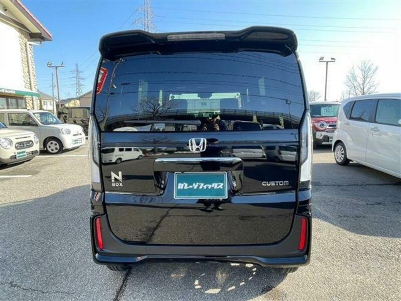 N BOX CUSTOM