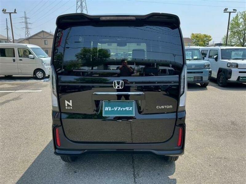 N BOX CUSTOM