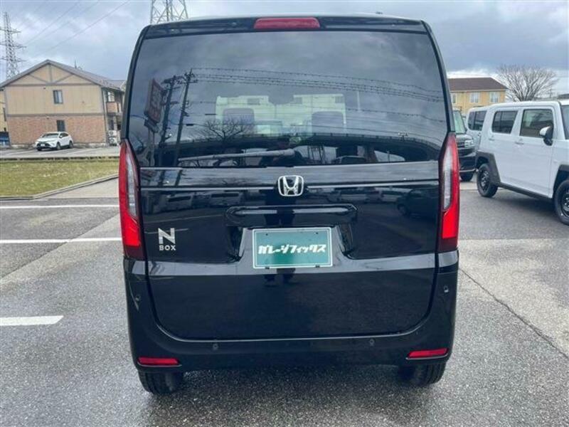 N BOX
