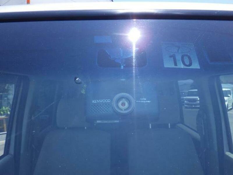 N BOX