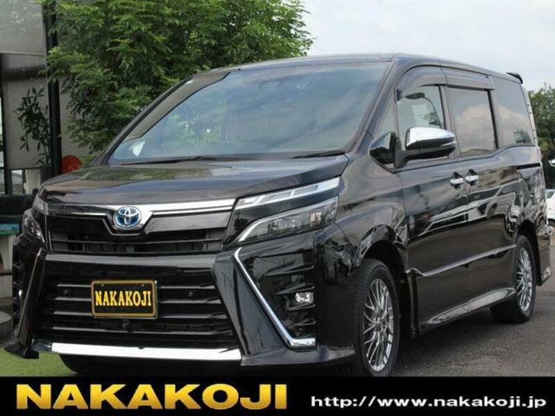 TOYOTA VOXY