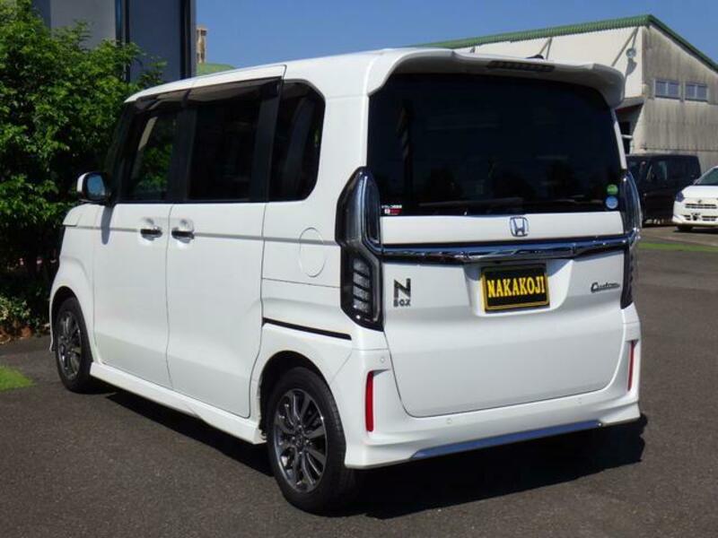 N BOX CUSTOM