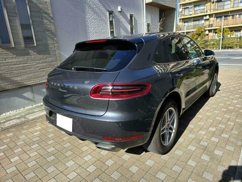 MACAN