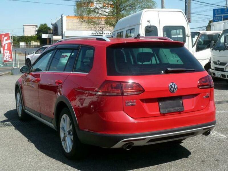 GOLF ALLTRACK