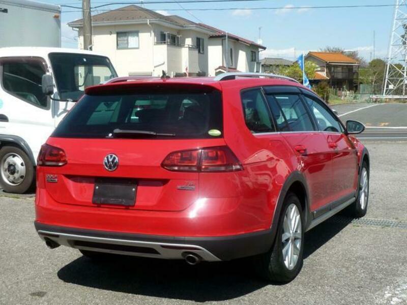 GOLF ALLTRACK