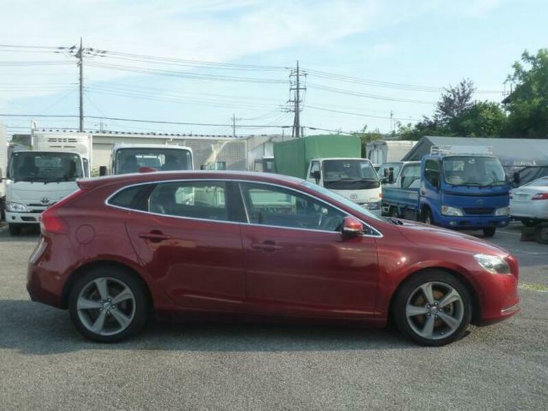 V40