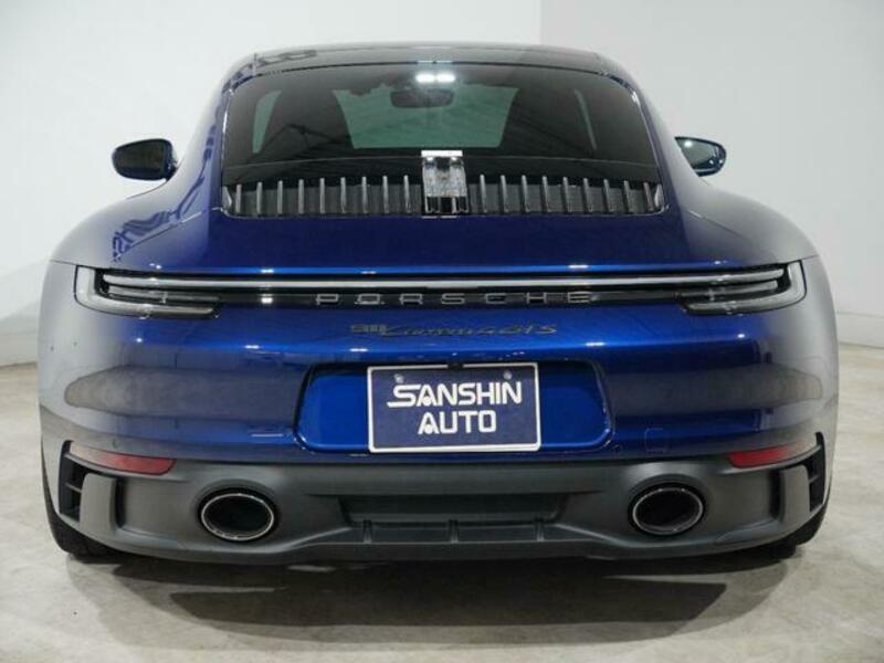 911