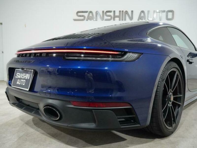 911