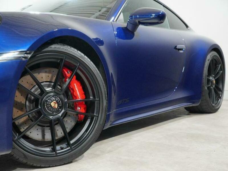911